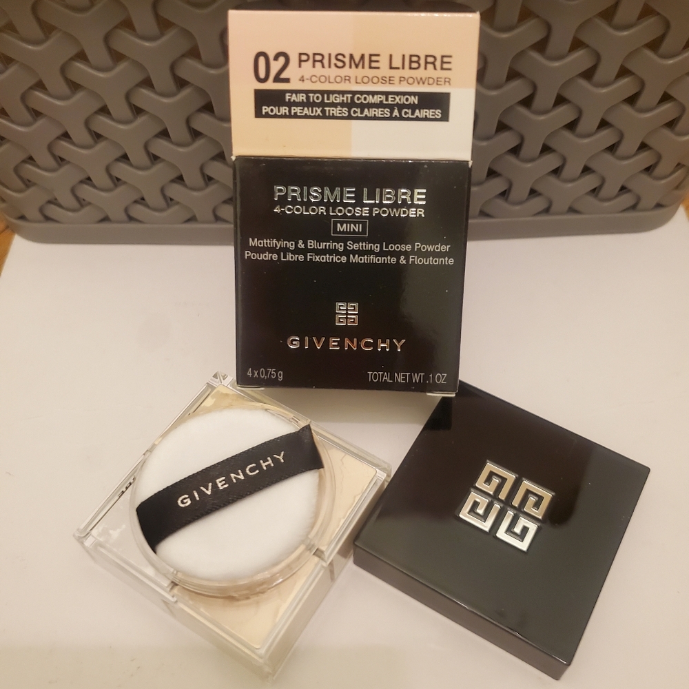 Givenchy Prisme Libre Loose Setting & Finishing Powder 02 Fair to Light. BNIB